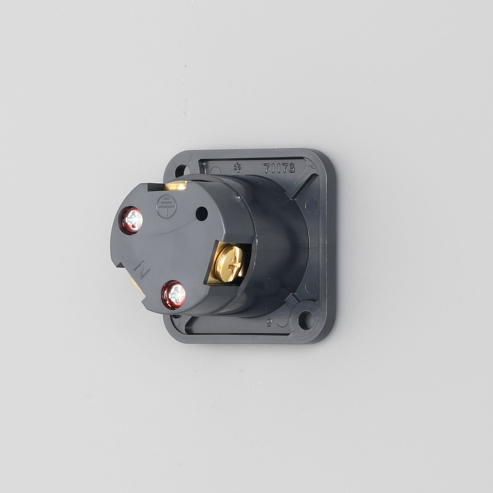 2Pole 3Wire Grounding 15A 125V (NEMA 515) Panel Mount Outlet 7117G AMERICAN DENKI