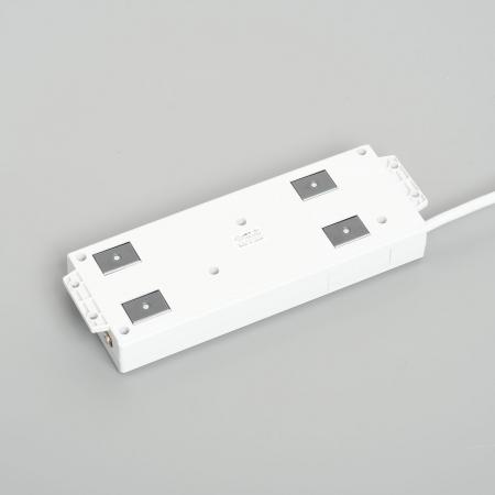 Power Strip, 8 Clamp Locking Outlet with 2m Cord and Straight Blade Plug, PC Interlocking