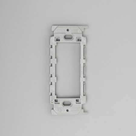 MOUNTING STRAP FOR USB RECEPTACLE