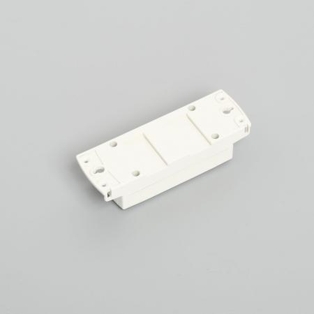 Multiuse Power Strip, 2 Twist Locking Outlet with 5m Cord and Integral Molding Plug